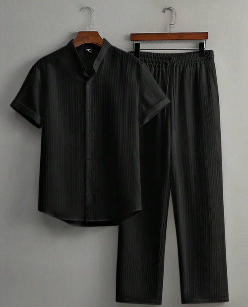 Manfinity Homme 2pcs Men Casual Solid Color Textured Short Sleeve Shirt And Drawstring Waist
Loose Straight-Leg Pants Set, Men Two Pieces Outfits, Men Clothes
